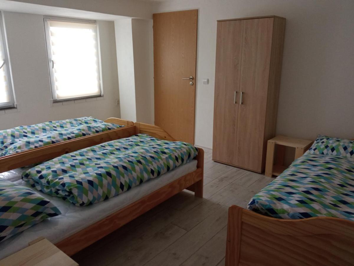 Apartmán Hulín, Chrášťany - černý Exterior foto